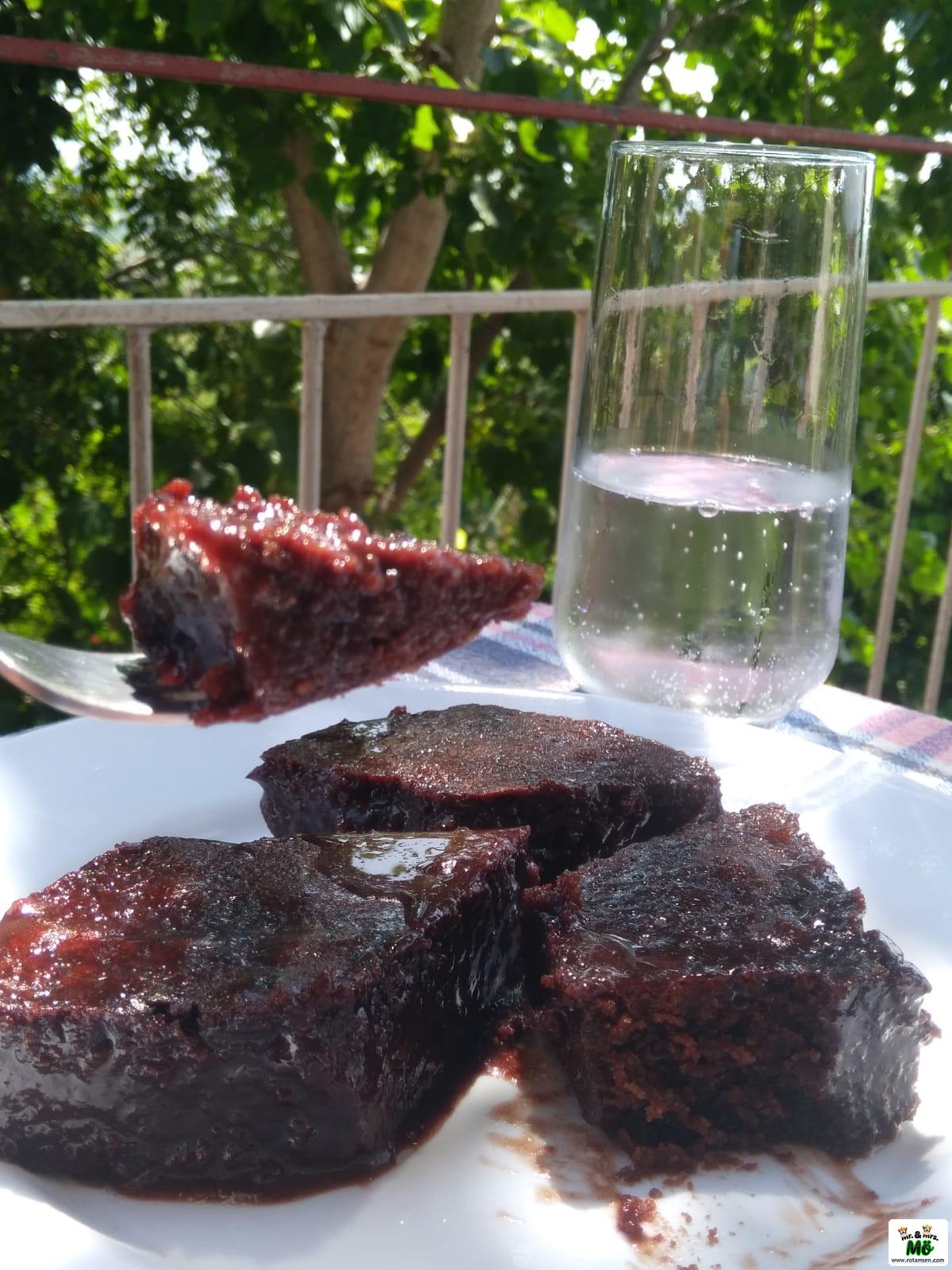 Bol Soslu Islak Kek: Tatlı Krizi Gelenlere 1 – Bol Soslu Islak Kek: Tatlı Krizi Gelenlere 1 – soslu islak kek yapilisi 8