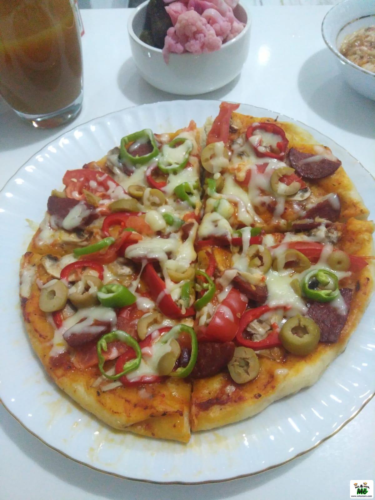 Tencerede, Tavada Kolay Pizza Tarifi 1 – Tencerede, Tavada Kolay Pizza Tarifi