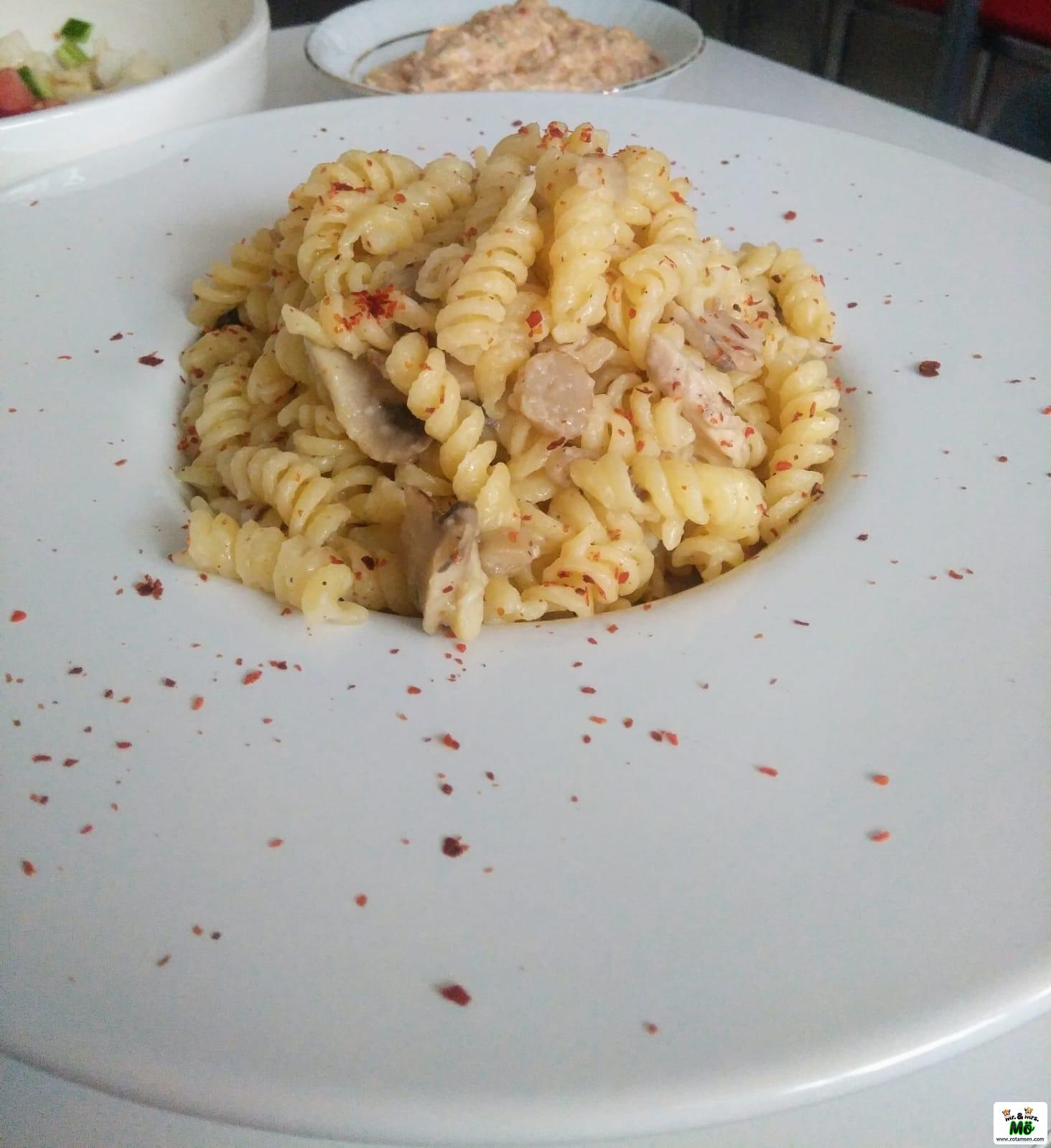 Kremalı Mantarlı Makarna 1 – Kremalı Mantarlı Makarna 1 – makarna 1 2
