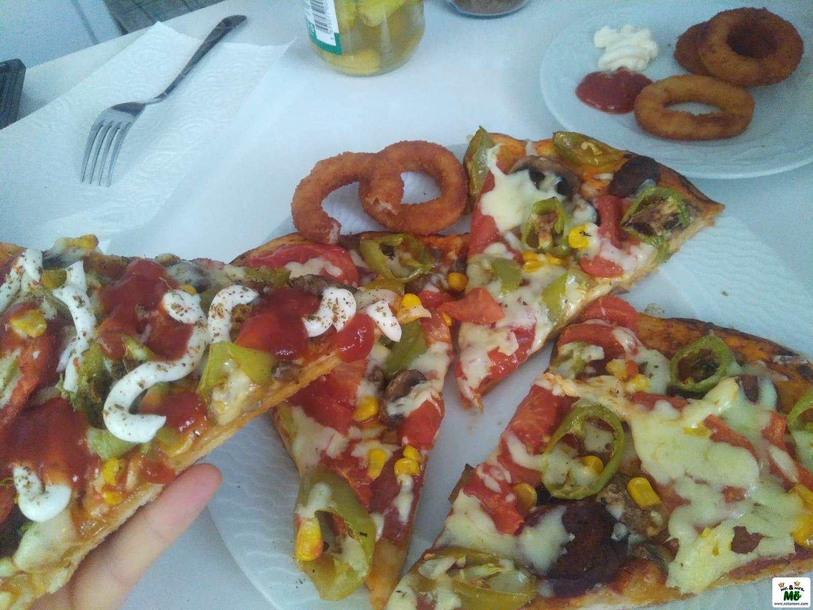 Pizza ( Bol Malzemeli ) Tarifi 6 – pizza 4
